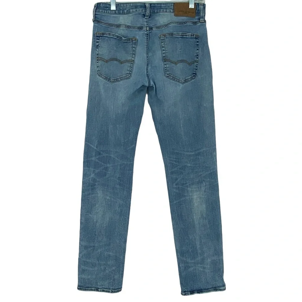 AEO straight slim extreme flex light wash blue jeans men's sz 29W x 32L